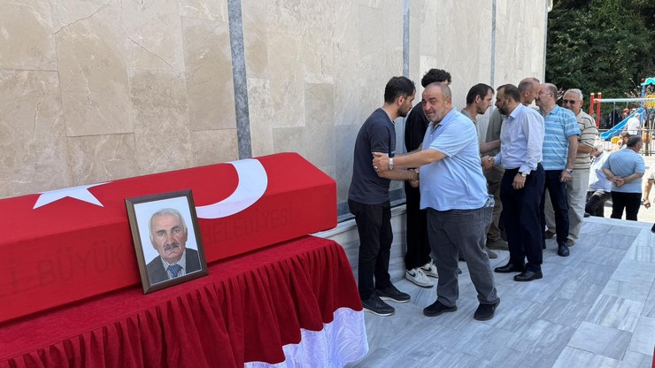 kibris-gazisi-osman-kacaran-rizede-son-yolculuguna-ugurlandi-1.jpg
