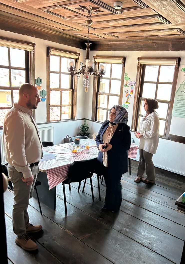 rize-ve-kastamonu-yesilay-subeleri-bagimsizlik-seferberligi-kapsaminda-atolye-temelli-faaliyetlere-yonelik-uygulama-odakli-bir-is-birligi-baslatti-5.jpg