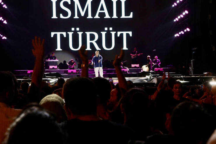 trabzon-kultur-yolu-festivali-ismail-turut-konseriyle-devam-etti-4.jpg