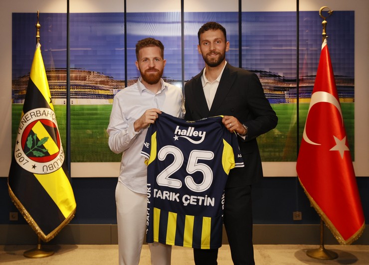 fenerbahce-caykur-rizespordan-ayrilan-kaleci-tarik-cetini-transfer-etti-3.jpg