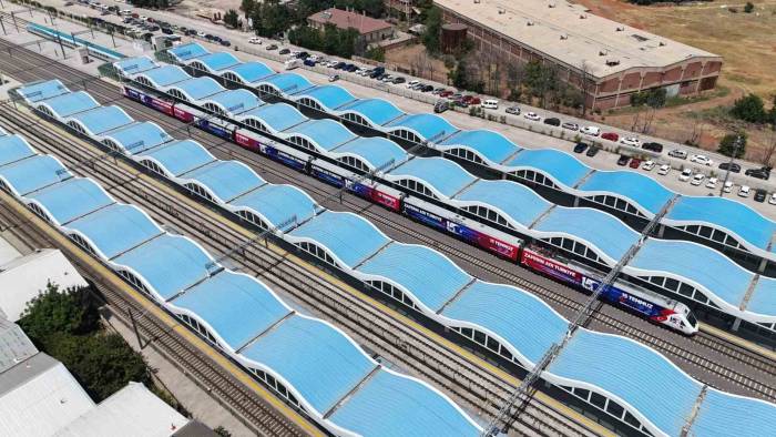 100 Bin Yolcu Taşıyacak Olan 15 Temmuz Demokrasi Ve Milli Birlik Treni Eskişehir’de