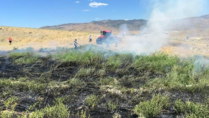 Tunceli’de 2 Biçerdöver Yandı