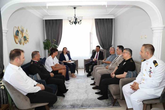 Vali Hacıbektaşoğlu’ndan Şehit Ailesine Ziyaret