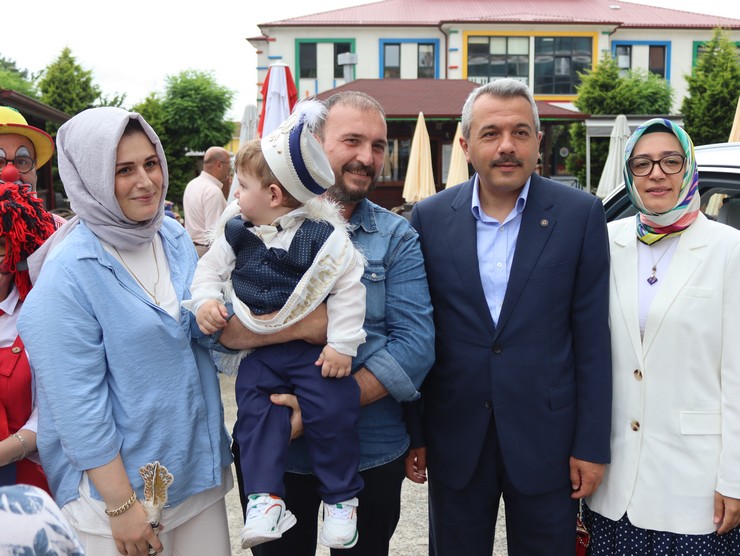 rizede-19-cocuk-icin-sunnet-soleni-duzenlendi-5.jpg