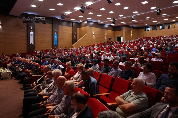 rizede-samsun-garnizon-komutani-ve-15-temmuz-gazisi-tumgeneral-davut-ala-recep-tayyip-erdogan-universitesinde-duzenlenen-destanin-icerisinden-bir-kahraman-anlatiyo.jpg