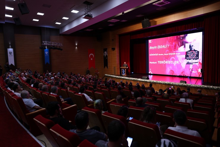 rizede-samsun-garnizon-komutani-ve-15-temmuz-gazisi-tumgeneral-davut-ala-recep-tayyip-erdogan-universitesinde-duzenlenen-destanin-icerisinden-bir-kahraman-anlatiyor-1.jpg