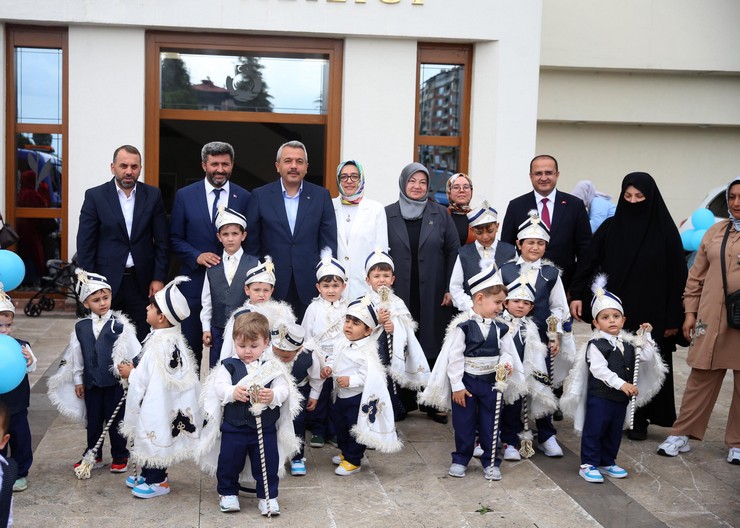 trabzon-vakiflar-bolge-mudurlugunce-rizede-19-cocuk-icin-sunnet-soleni-organize-edildi-5.jpg