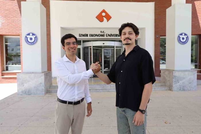 İzmir Ekonomi’deki Başarıyla Avrupa’da Eğitim Fırsatı
