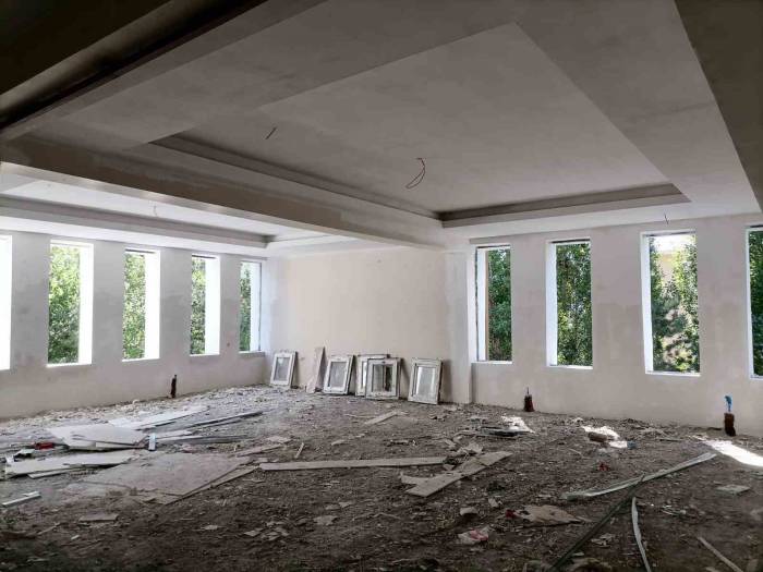 Kars İl Halk Kütüphanesi’nde Tadilat Ve Restorasyon Tamamlanıyor