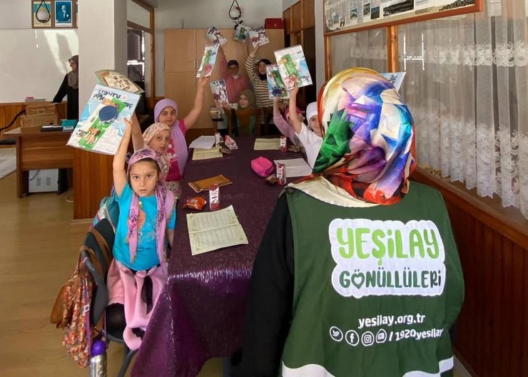 rize-yesilay-subesinden-yaz-kuran-kurslarina-ziyaret-9.jpg