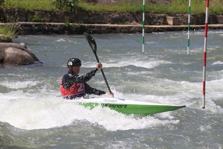 rizede-akarsu-kano-slalom-ve-kayak-cross-turkiye-sampiyonasi-yapildi-4.jpg
