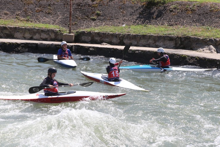 rizede-akarsu-kano-slalom-ve-kayak-cross-turkiye-sampiyonasi-yapildi-5.jpg