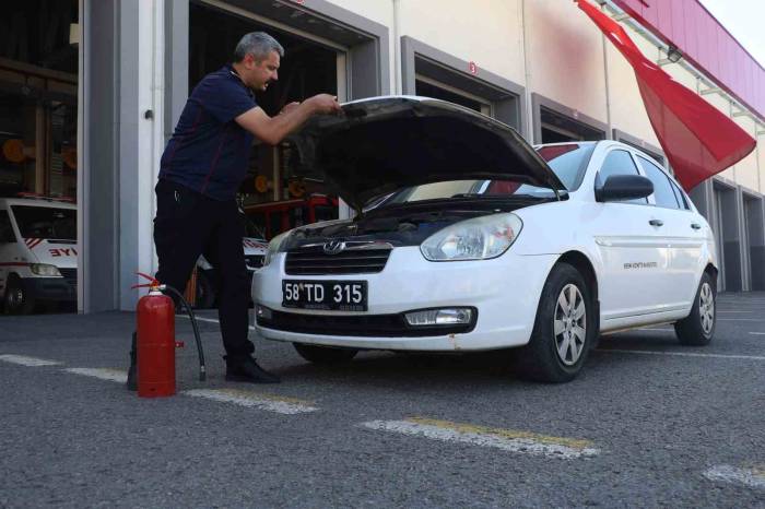 Uzmanından Araç Yangını Uyarısı: "Elektrikli Araçlara Müdahale Farklı"