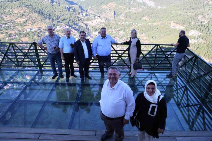 Sıcaktan Bunalan Adanalılar Feke İlçesine Akın Etti