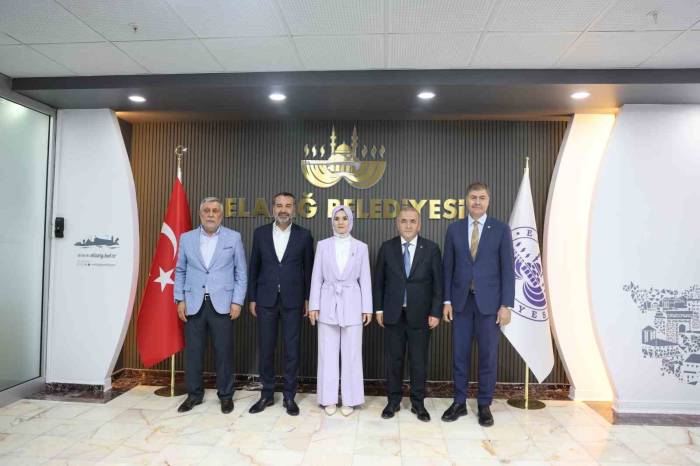 Bakan Göktaş’tan Ak Parti İl Başkanlığı Ve Elazığ Belediyesine Ziyaret