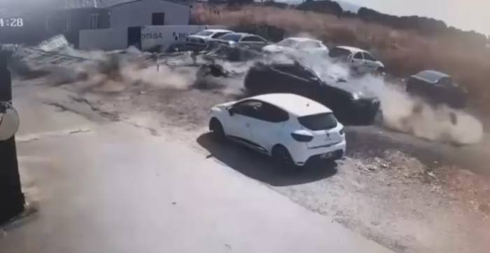 Kule Vinç Böyle Devrildi, Sahada Çalışan Suriyeliler Savaş Çıktı Zannetti