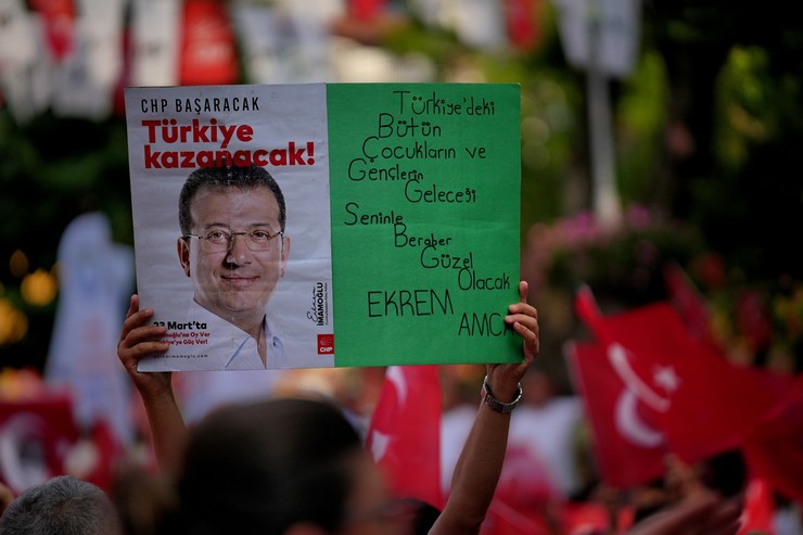 chp-genel-baskani-ozgur-ozel-millet-iradesine-sahip-cikiyor-mitingi-icin-trabzona-geldi-2.jpg