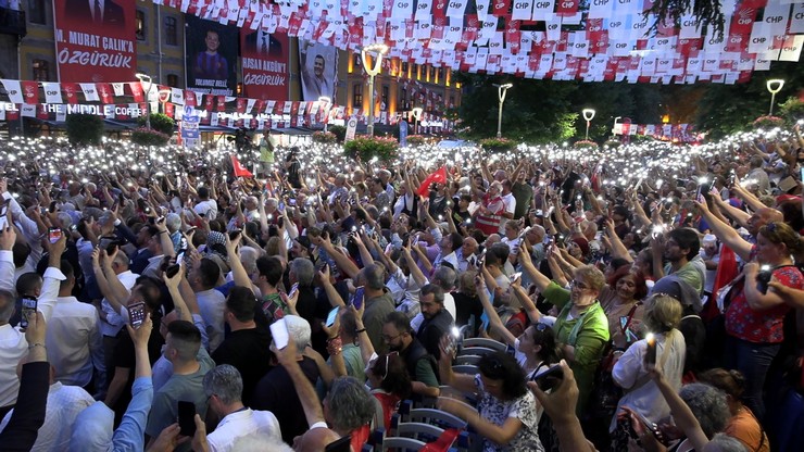 chp-genel-baskani-ozgur-ozel-millet-iradesine-sahip-cikiyor-mitingi-icin-trabzona-geldi-8.jpg