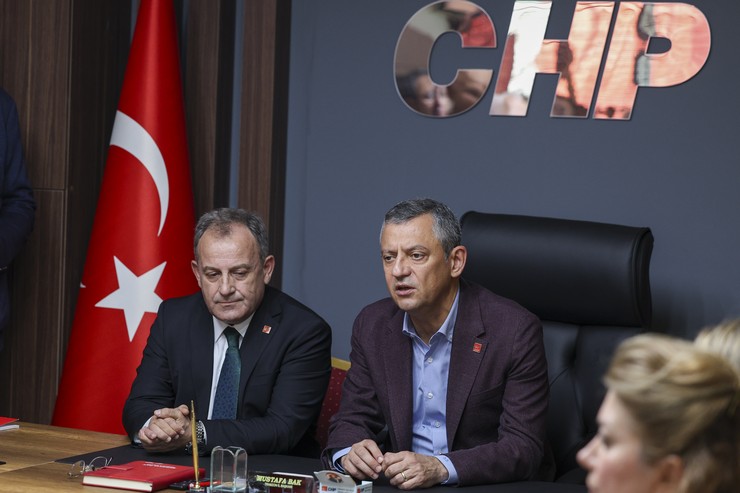 chp-genel-baskani-ozgur-ozel-trabzonda-konustu-1.jpg