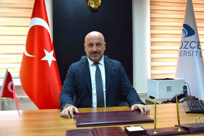 Başhekimi Cengiz Tuncer Profesörlük Unvanı Aldı