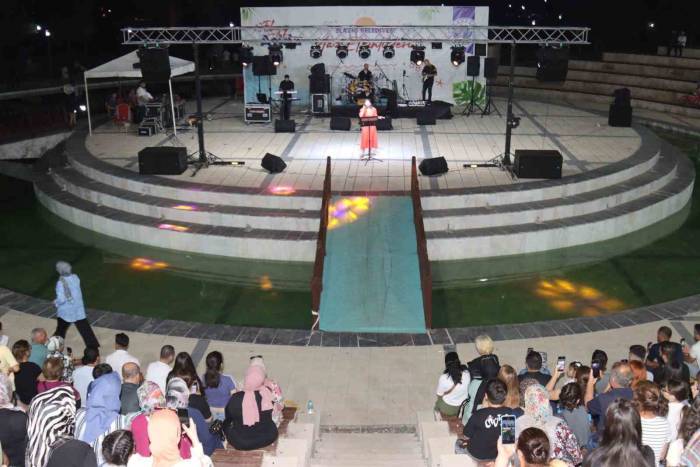 Elazığ Belediyesi Yaz Etkinliklerinde Evin Gençero Sahne Aldı