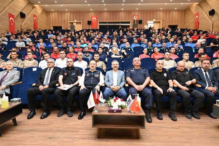 Afad Ve Eskişehir Valiliği’nden Ortak Proje İle Gönüllü Ekipler Sertifikalandı
