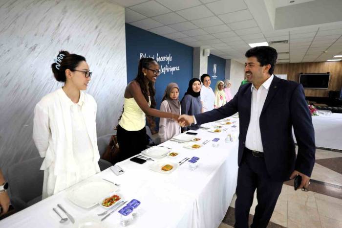 Türkçe Sevdalısı Gençler Subü’de Eğitim Görüyor