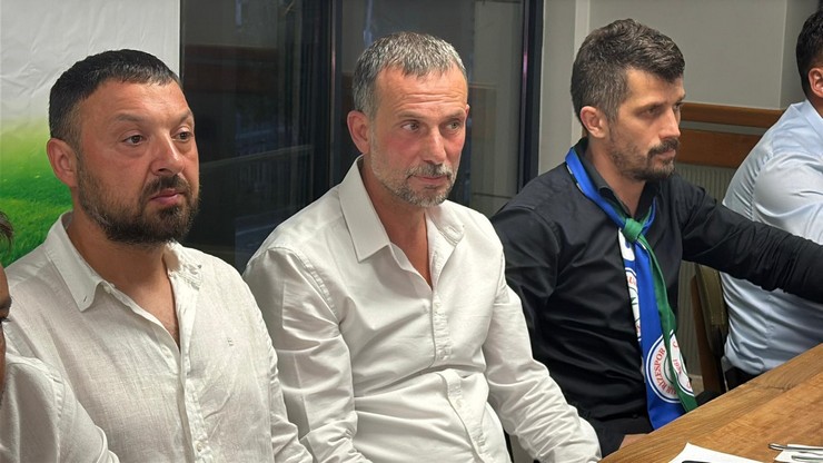 rizespor-tribunlerinde-yeni-donem-mekansizlar-artik-sehr-i-mudafa-8.jpg
