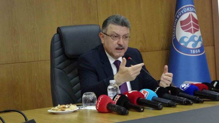 Başkan Genç, Özgür Özel’i Özür Dilemeye Davet Etti