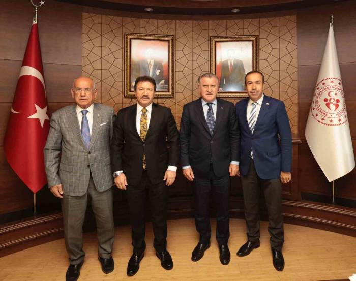 Gençlik Ve Spor Bakanı Aşkın Bak, Ankaragücü Onursal Başkanı Yiğiner’i Kabul Etti