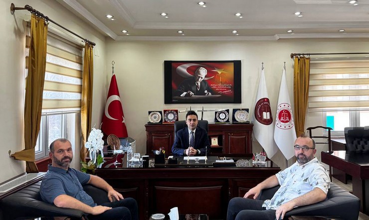 rize-adalet-komisyonu-ve-rize-1-agir-ceza-mahkemesi-baskanligina-atanan-ahmet-kose-rizedeki-yeni-gorevine-basladi-2.jpg