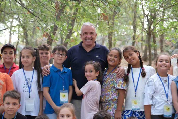 Başkan Şadi Özdemir, Nilüfer Doğa Ve Bilim Yaz Okulu’ndaki Öğrencilerle Buluştu