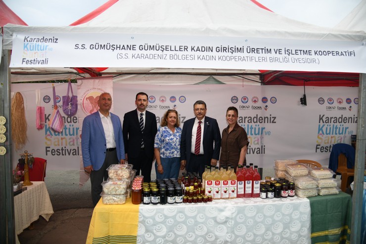 trabzonda-karadeniz-kultur-ve-sanat-festivali-basladi-1.jpg