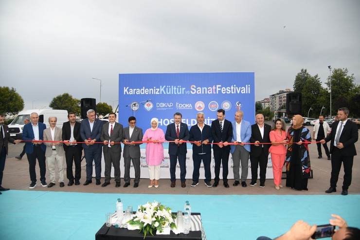 trabzonda-karadeniz-kultur-ve-sanat-festivali-basladi-3.jpg