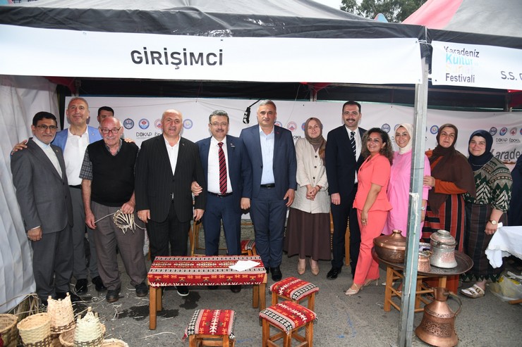 trabzonda-karadeniz-kultur-ve-sanat-festivali-basladi-4.jpg