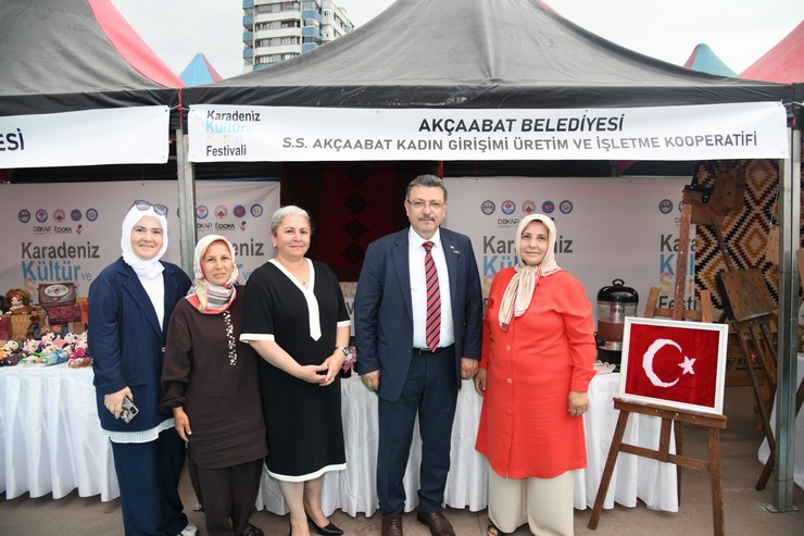 trabzonda-karadeniz-kultur-ve-sanat-festivali-basladi-6.jpg
