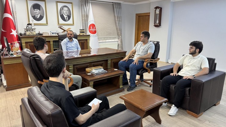 rizede-hafizlikla-taclanan-akademik-zafer-2.jpg