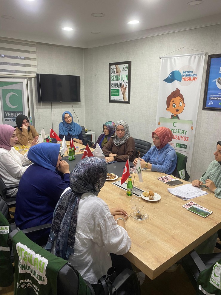 rize-yesilay-kadin-komisyonundan-kultur-ve-kisisel-gelisimi-birlestiren-etkinlik-1.jpg