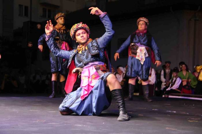Menteşe 1. Uluslararası Halk Dansları Şenliği Başladı