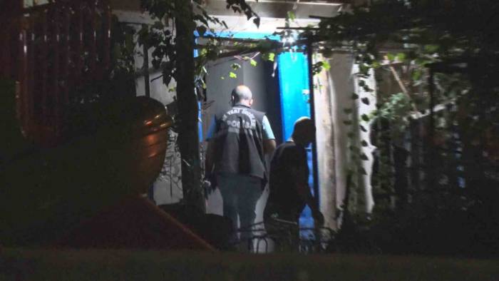 67 Yaşındaki Adam Evinde Ölü Bulundu