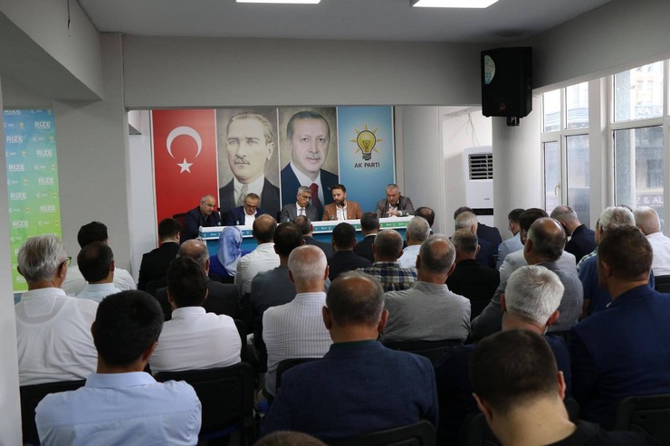 saglik-bakani-memisoglu-rizede-ak-parti-teskilatiyla-bir-araya-geldi-13.jpg