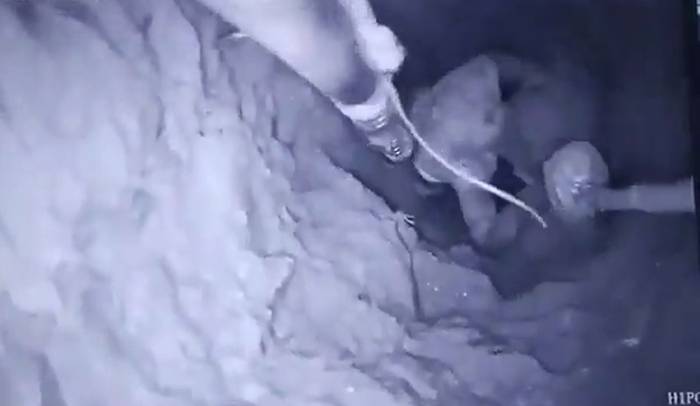 Suriye’de Kuyuya Düşen Çocuk Kurtarılarak Tedavi İçin Şanlıurfa’ya Getirildi