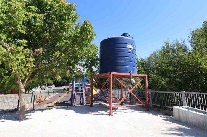 Ekipler Turgutlu’nun Dört Bir Yanında Çalışıyor