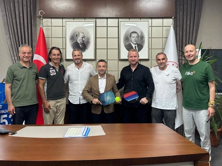 rize-yeni-bir-spor-daliyla-tanisti-pickleball-heyecani-basladi-2.jpg