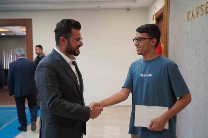 Başkan Okandan, Yks Sayısal Türkiye 3.’sü İle Bir Araya Geldi