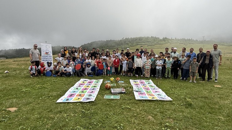 guneysu-ilcesindeki-cami-ve-kuran-kurslarinda-duzenlenen-yaz-kuran-kurslari-handuzu-yaylasinda-gerceklestirilen-kapanis-programiyla-unutulmaz-anlara-sahne-oldu-6.jpg