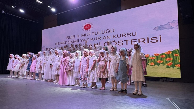 muftu-mahallesi-berat-camii-yaz-kuran-kursu-kapanis-programi-coskuyla-kutlandi-1.jpg