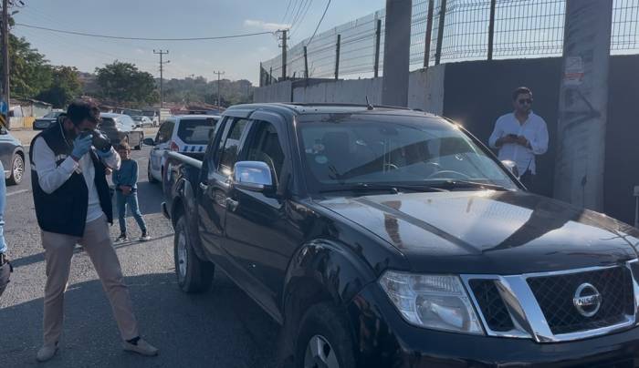 Seyir Halindeki Arabayı Kurşun Yağmuruna Tuttular