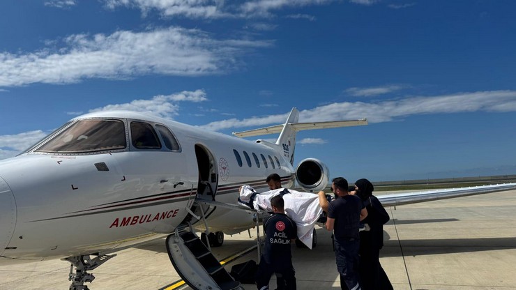rizeden-ankaraya-ucak-ambulansla-hayat-kurtarma-operasyonu-3.jpg