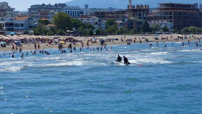 Çorum’dan Yüzmek İçin Samsun’a Gelen Gençlerden Biri Boğuldu, Diğeri Kayıp
